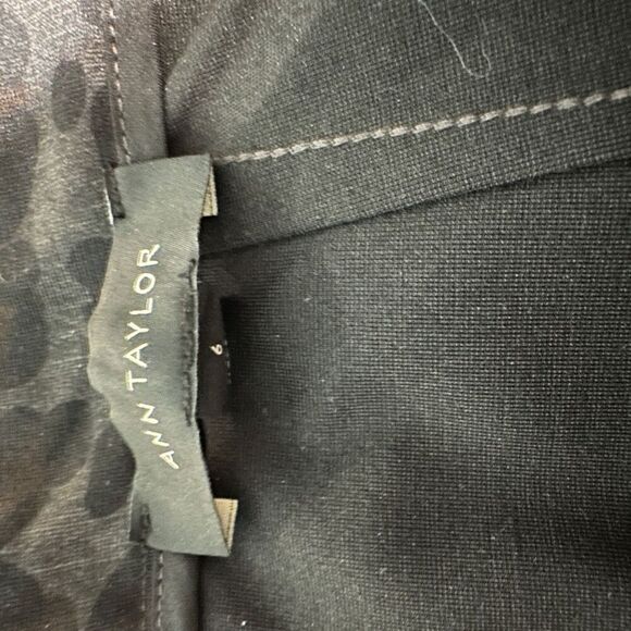 Ann Taylor Cheetah Spots Grey Pencil Skirt- Size 6 - Picture 3 of 6